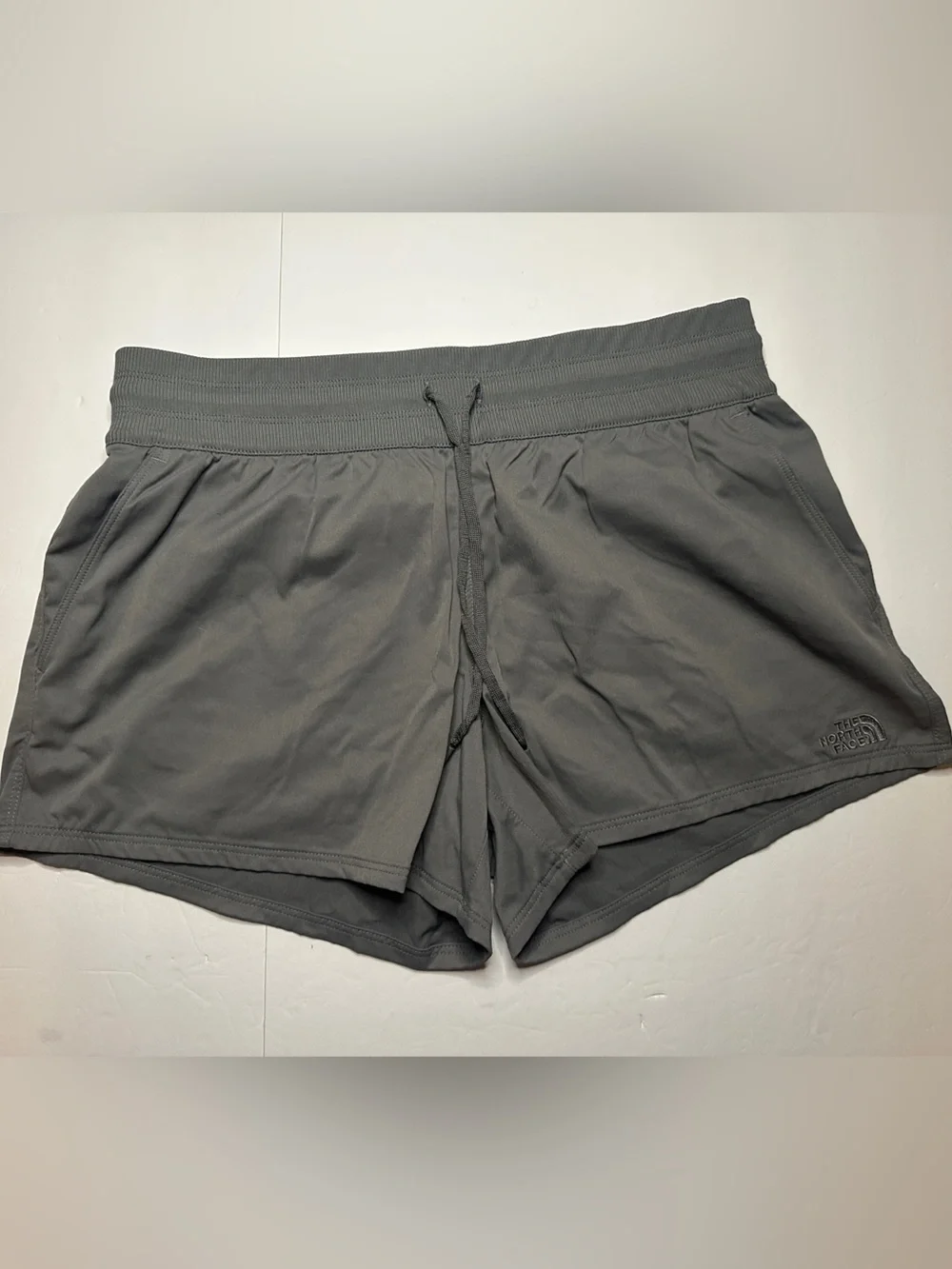 The North Face Women's Gray Athletic Shorts Size Large